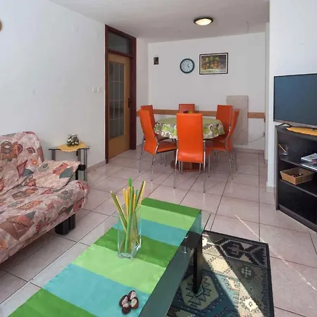 Apartment In Porec/istrien 38512